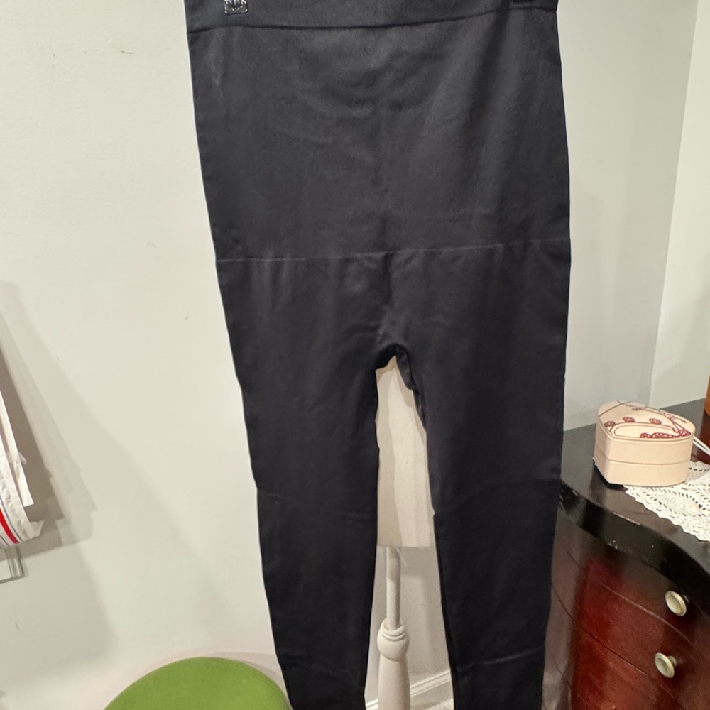 Empetua Women's Black High-Waisted Shaping Leggings - Picture 6 of 12